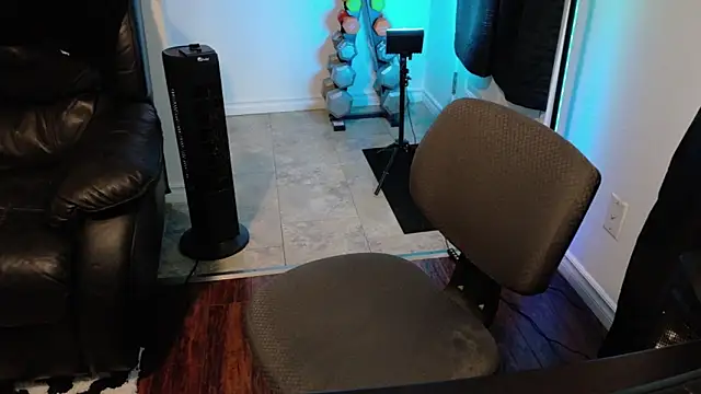 Snapshot of Thekodyy chatting on 11-25-25, 01:44 Thekodyy online show from 11-25-25, 01:44