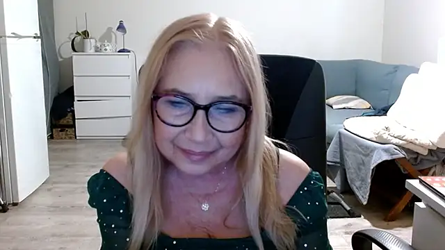 Snapshot of sofia_xkiss chatting on 02-28-25, 05:48 sofia xkiss online show from 02-28-25, 05:48