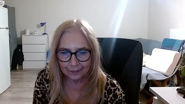 Snapshot of sofia_xkiss chatting on 03-14-25, 05:46 sofia xkiss online show from 03-14-25, 05:46