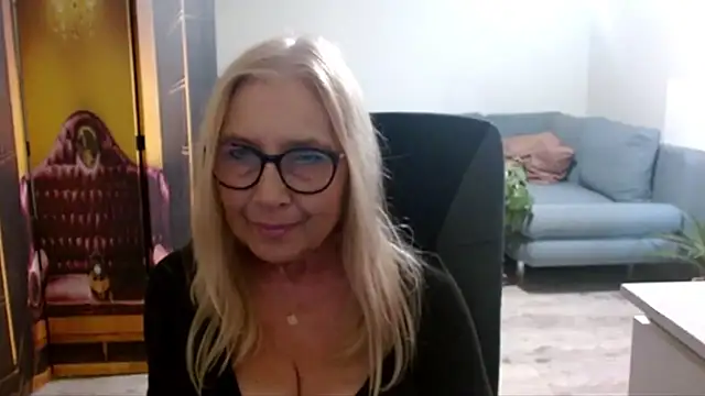 sofia xkiss online show from 11-04-25, 03:00