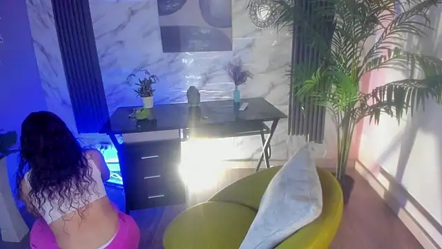 Snapshot of SofiaGomez420 chatting on 02-06-25, 06:08 SofiaGomez420 online show from 02-06-25, 06:08