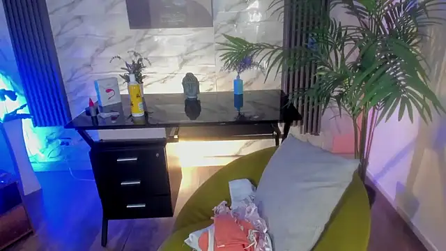 Snapshot of SofiaGomez420 chatting on 02-08-25, 06:43 SofiaGomez420 online show from 02-08-25, 06:43