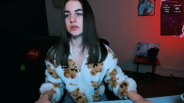 Snapshot of juli_kisss chatting on 01-28-25, 01:29 juli kisss online show from 01-28-25, 01:29