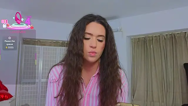 Snapshot of SweetScribe chatting on 11-19-25, 06:35 SweetScribe online show from 11-19-25, 06:35