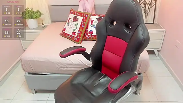 MAILYLOVE1 online show from 12-20-24, 12:27