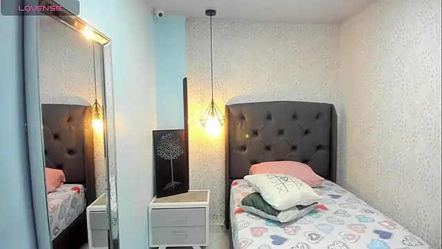 MAILYLOVE1 online show from 02-19-25, 04:00