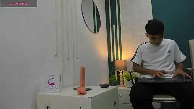 Snapshot of Austin_Cardieff chatting on 12-27-24, 07:35 Austin Cardieff online show from 12-27-24, 07:35