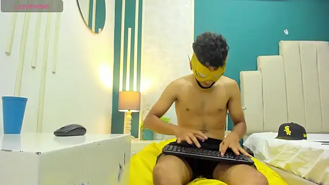 Snapshot of Austin_Cardieff chatting on 01-03-25, 10:29 Austin Cardieff online show from 01-03-25, 10:29