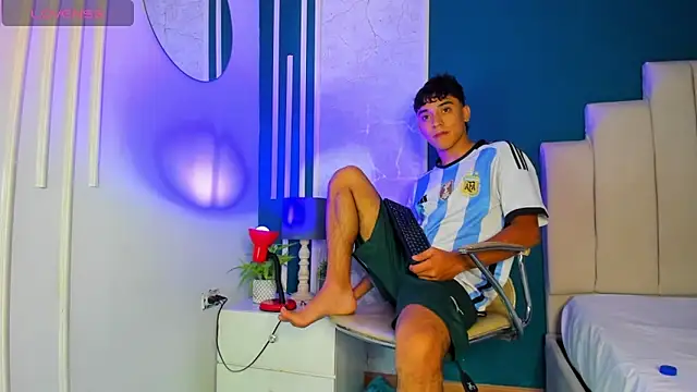 Snapshot of Austin_Cardieff chatting on 01-23-25, 03:37 Austin Cardieff online show from 01-23-25, 03:37