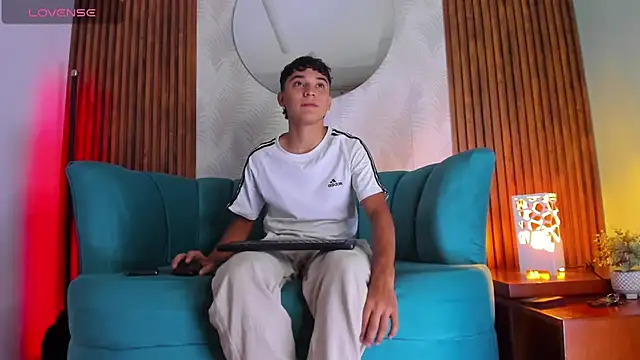 Snapshot of Austin_Cardieff chatting on 01-29-25, 11:35 Austin Cardieff online show from 01-29-25, 11:35