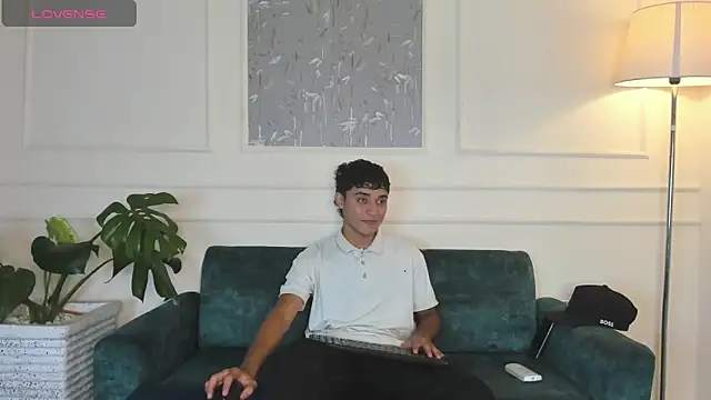 Snapshot of Austin_Cardieff chatting on 03-03-25, 03:19 Austin Cardieff online show from 03-03-25, 03:19