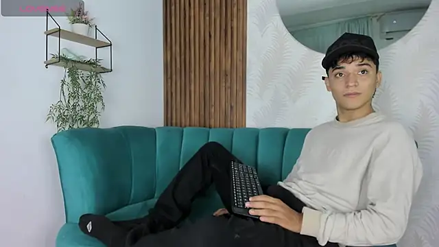 Snapshot of Austin_Cardieff chatting on 03-18-25, 12:58 Austin Cardieff online show from 03-18-25, 12:58