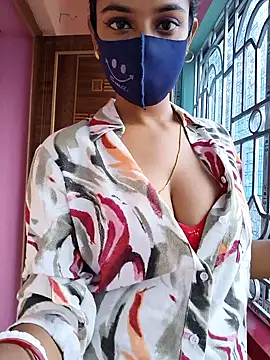 Snapshot of wild_bong_queen chatting on 10-28-25, 09:35 wild bong queen online show from 10-28-25, 09:35