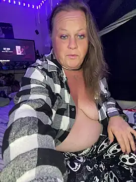 Snapshot of HeatherLynn chatting on 06-30-26, 04:24 HeatherLynn online show from 06-30-26, 04:24