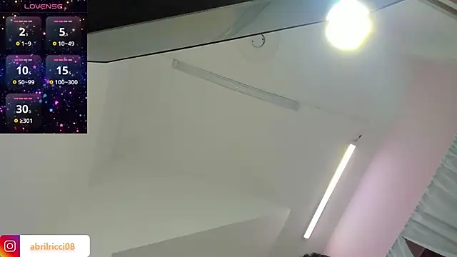 Snapshot of abril_ricci chatting on 02-05-25, 04:06 abril ricci online show from 02-05-25, 04:06