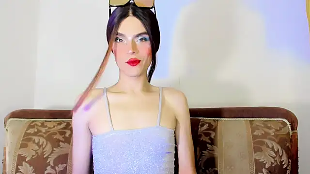 TatiGil online show from 10-04-25, 04:10