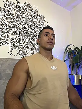 aaroncolombia online show from 11-17-25, 10:32