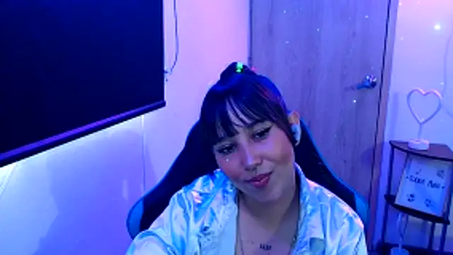 Skarlet Adams28 online show from 05-20-26, 08:37