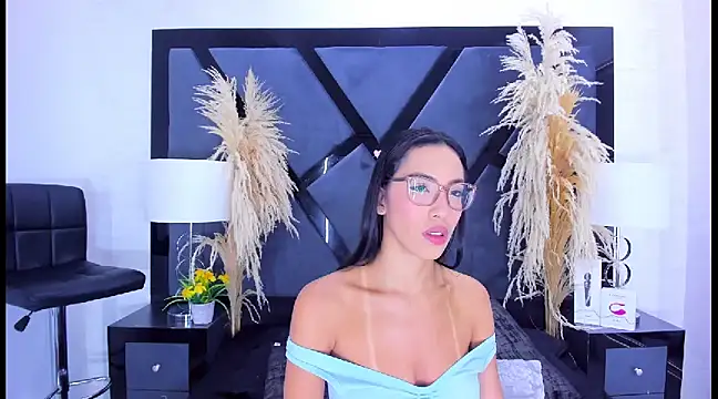 KylieWhite online show from 01-15-25, 05:08