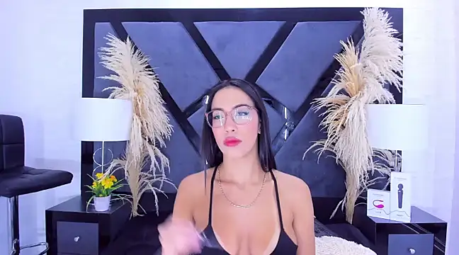 KylieWhite online show from 01-16-25, 12:31