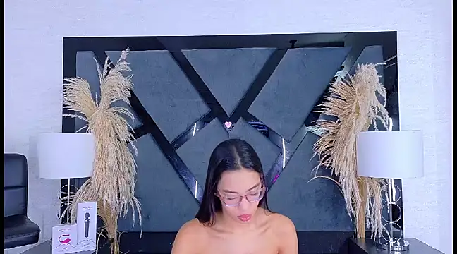 KylieWhite online show from 03-10-25, 12:48