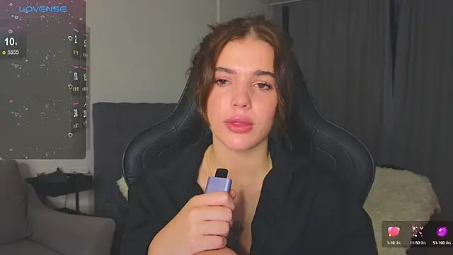 adrianawow1 online show from 10-08-25, 09:12