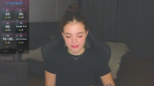 adrianawow1 online show from 11-08-25, 03:07