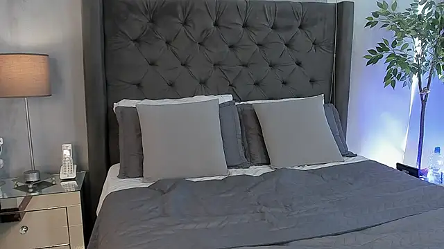 Snapshot of AntonellandJohan chatting on 01-17-25, 04:15 AntonellandJohan online show from 01-17-25, 04:15