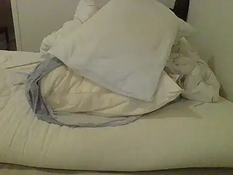 Snapshot of sympatyczny223 chatting on 02-12-25, 07:35 sympatyczny223 online show from 02-12-25, 07:35