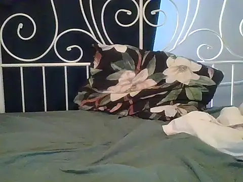 Snapshot of sympatyczny223 chatting on 02-20-26, 09:21 sympatyczny223 online show from 02-20-26, 09:21