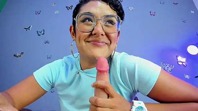 Snapshot of Kaira_mosse chatting on 03-08-25, 04:28 Kaira mosse online show from 03-08-25, 04:28