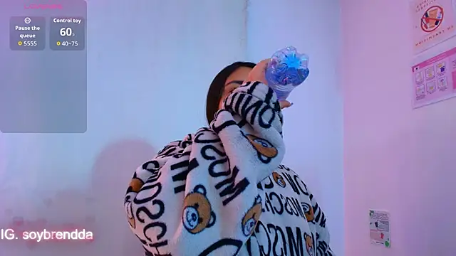 Brendda tay online show from 11-21-25, 03:27