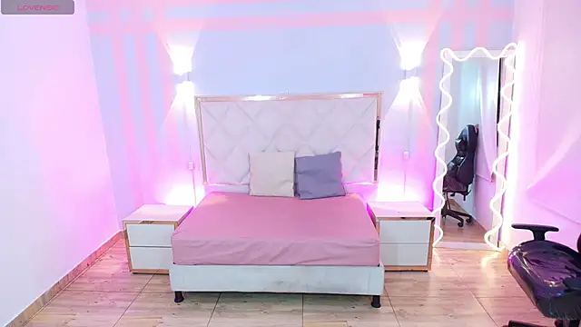 Brendda tay online show from 11-30-25, 03:21