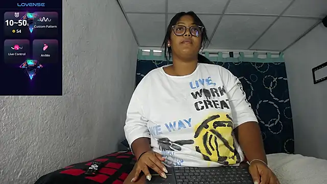 miajoseph  online show from 05-05-26, 03:03