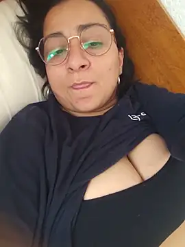 paulinaDiaz1 online show from 05-19-26, 01:06