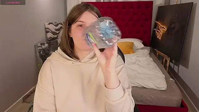 Ruyjin Choi online show from 04-23-26, 12:29