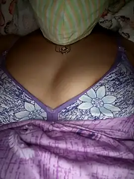 Snapshot of Avantika19 chatting on 01-07-25, 08:24 Avantika19 online show from 01-07-25, 08:24