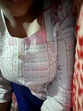 Snapshot of Avantika19 chatting on 03-01-25, 09:40 Avantika19 online show from 03-01-25, 09:40