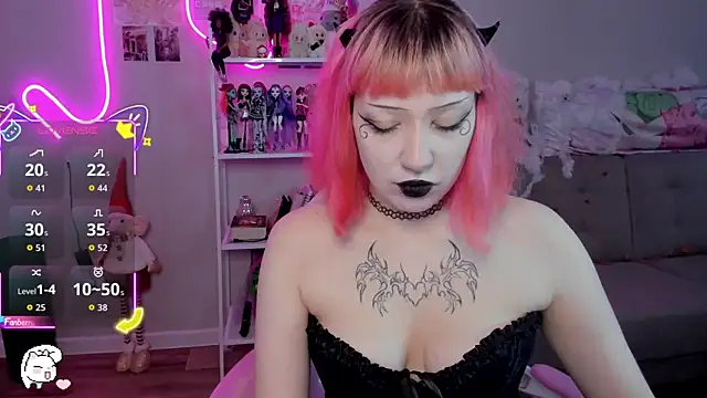 Snapshot of SweetieMollyy chatting on 10-27-25, 09:35 SweetieMollyy online show from 10-27-25, 09:35