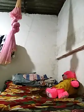 Snapshot of Cute_boleh chatting on 02-19-25, 04:33 Cute boleh online show from 02-19-25, 04:33