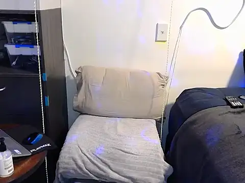 Snapshot of ChunkyMonkey007 chatting on 10-22-25, 06:07 ChunkyMonkey007 online show from 10-22-25, 06:07