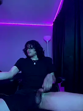 Snapshot of plutomf chatting on 10-21-25, 06:14 plutomf online show from 10-21-25, 06:14