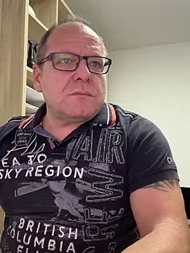 coupleLatinaLovers online show from 10-30-25, 06:04