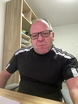 coupleLatinaLovers online show from 01-15-26, 07:13