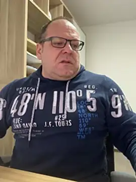 coupleLatinaLovers online show from 02-12-26, 06:52