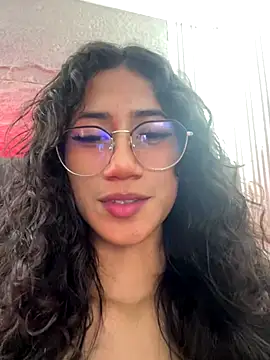 Snapshot of KaitlynLoveCam chatting on 11-26-25, 10:33 KaitlynLoveCam online show from 11-26-25, 10:33