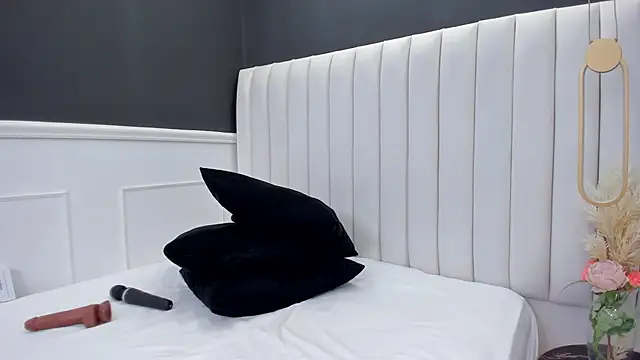 chloe zulay online show from 03-15-25, 04:46