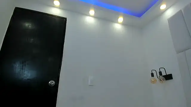 chloe zulay online show from 01-19-26, 03:43