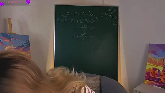 Snapshot of MaydaFoulk chatting on 12-15-25, 01:10 MaydaFoulk online show from 12-15-25, 01:10