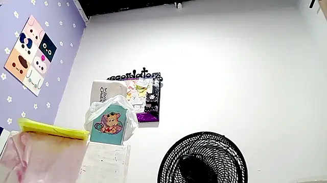 PetiteIvoryQueen19 online show from 03-16-26, 01:11